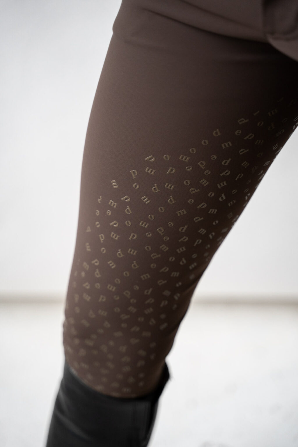 Nellie Chocolate Classic, Breeches - Image 6