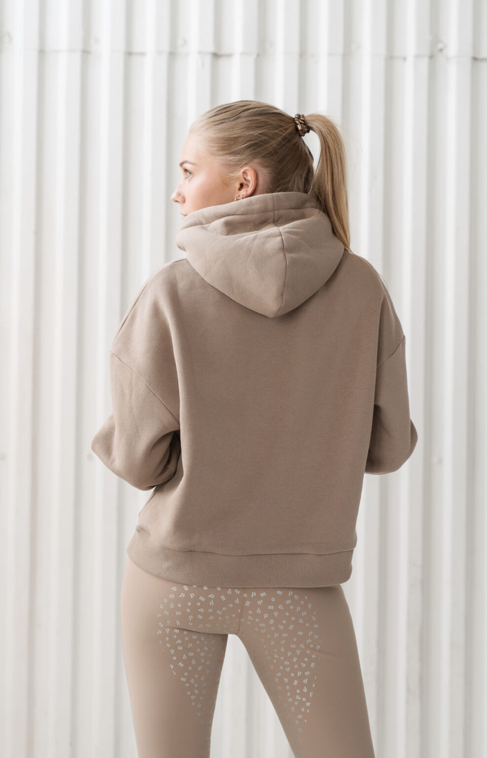 Juno Nougat, Hoodie - Image 3
