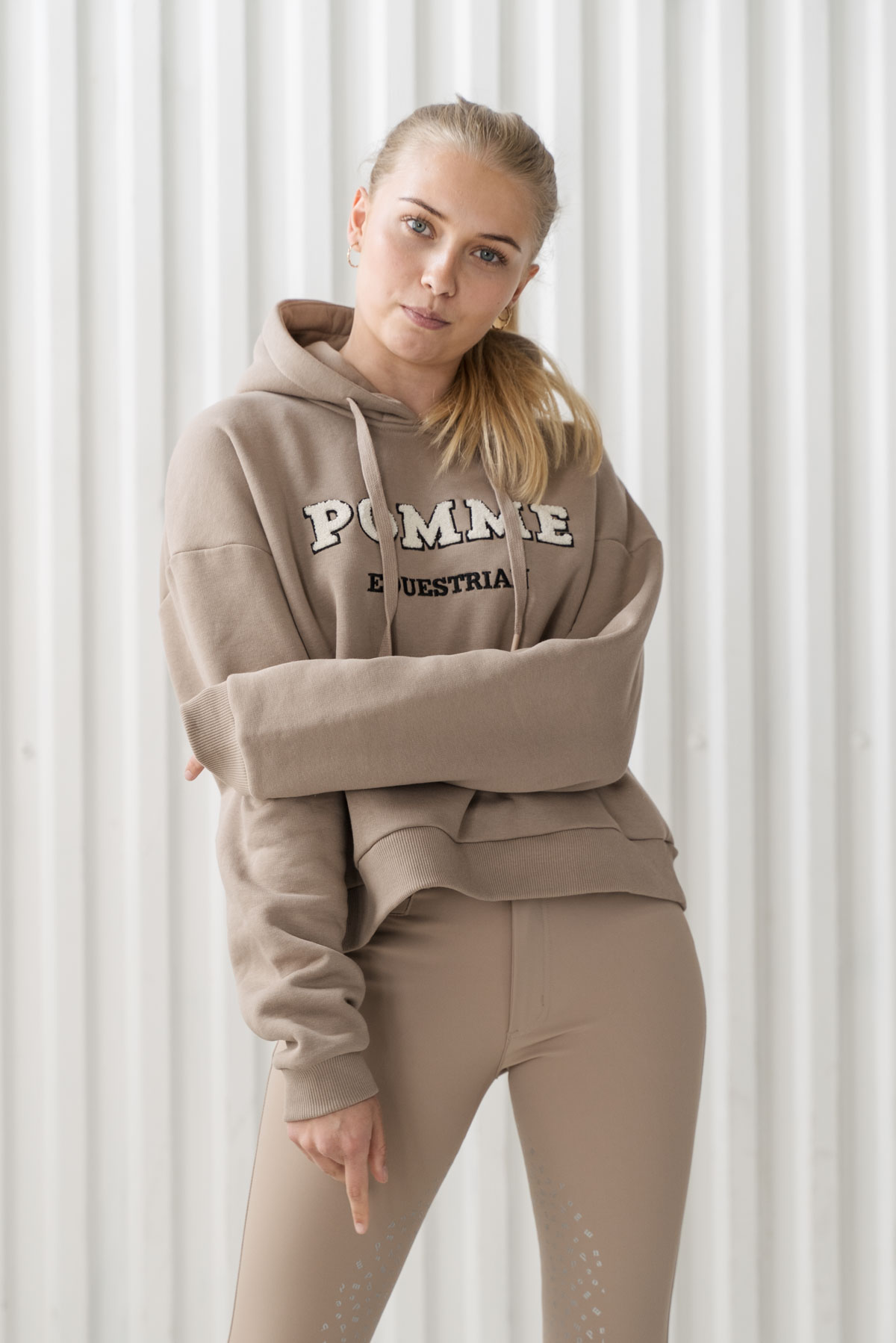 Juno Nougat, Hoodie