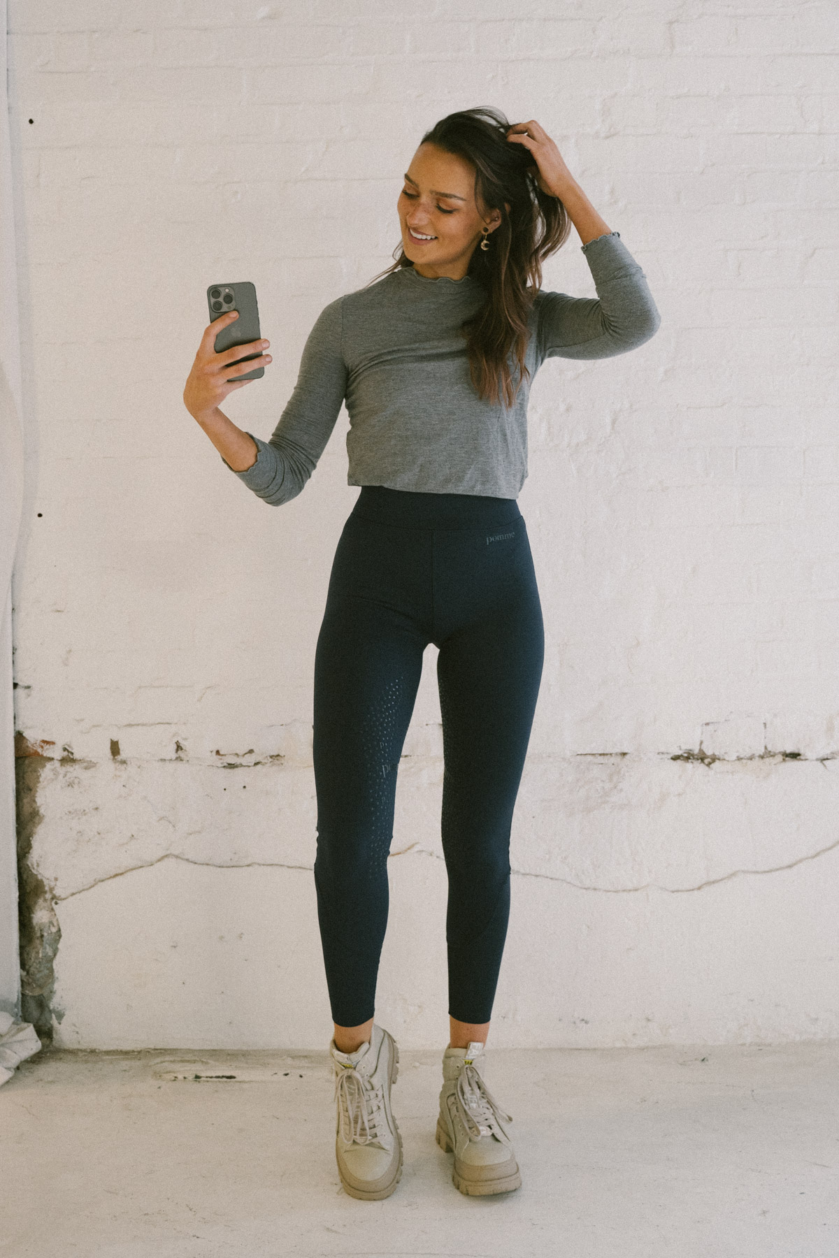 https://www.wearepomme.com/us/wp-content/uploads/sites/4/2022/03/Pomme-Georgie-Navy-Classic-Riding-Leggings-11.jpg